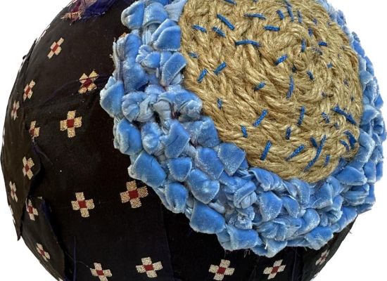 Title: Center: Middle of the Circle / Human‘s Position and Status Work Size: 70 cm Medium: Fabrics, ropes, and threads